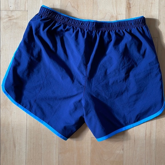 Brooks Go-To-5 Women’s Shorts - Picture 2 of 5